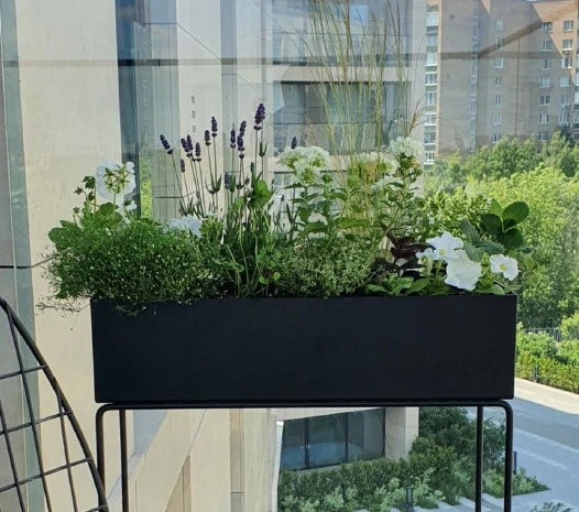 Balkonista zestaw balkonowy baltic-breeze w antracytowej donicy z pastelowymi kwiatami 2